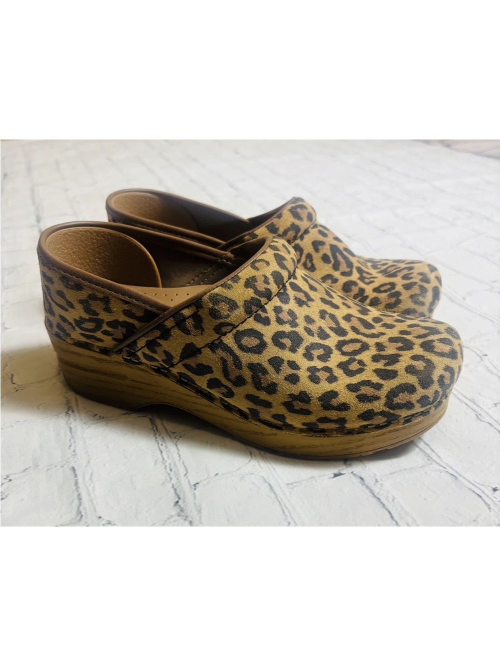 Dansko Professional Leopard Print Suede Leather Clogs Shoes Women's Size 37